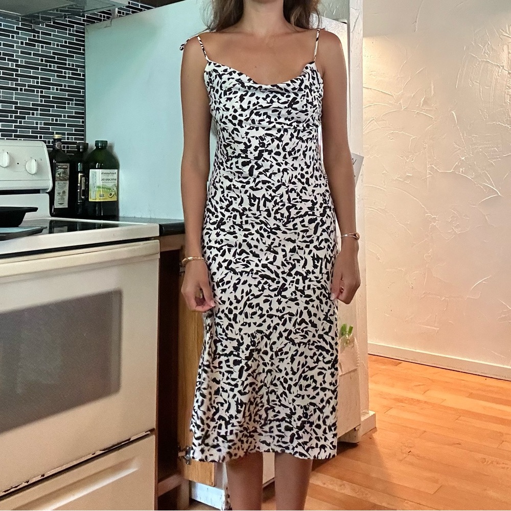 Mahina Black and White Midi Dress